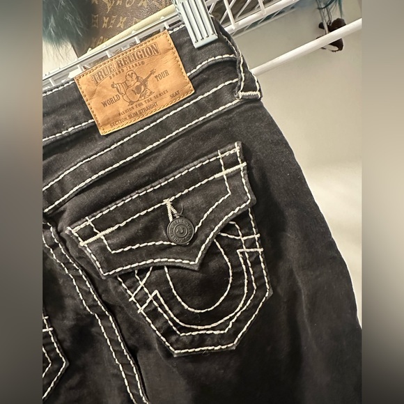 True Religion Black Skinny Jeans with White Stitching - Picture 7 of 11